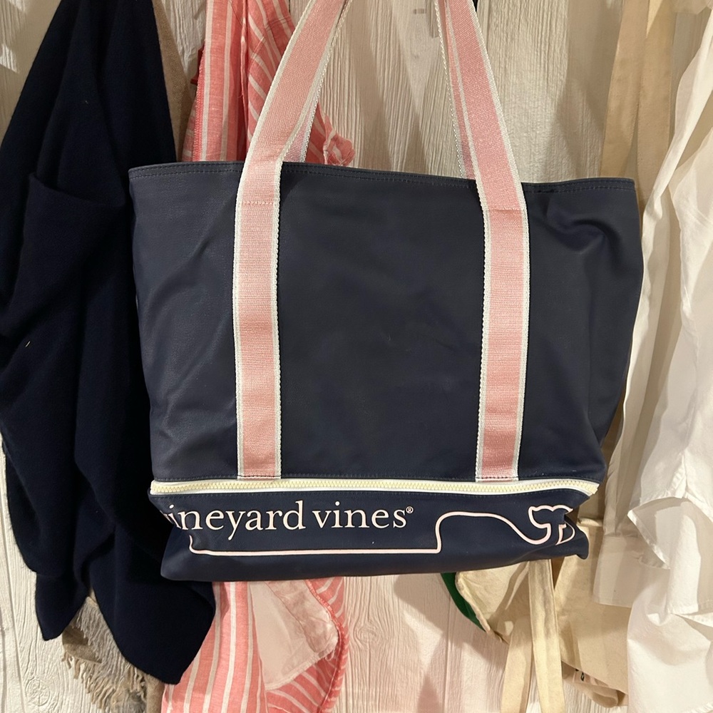 Vineyard Vines for Target Whale Line Beach Picnic Bag large Tote navy Blue pink